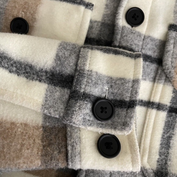NWT H M Cream Plaid Fleece Felted Button Front Relaxed Fit Overshirt Men Size S - Picture 9 of 9